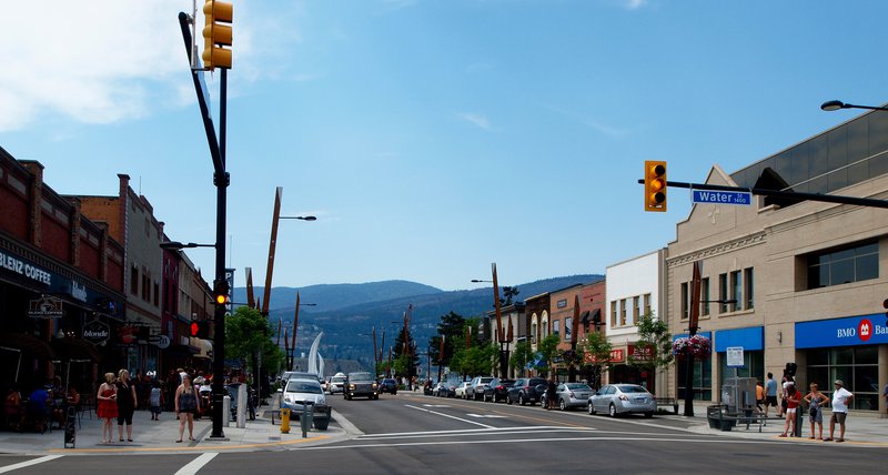 Kelowna downtown sunny road shopping