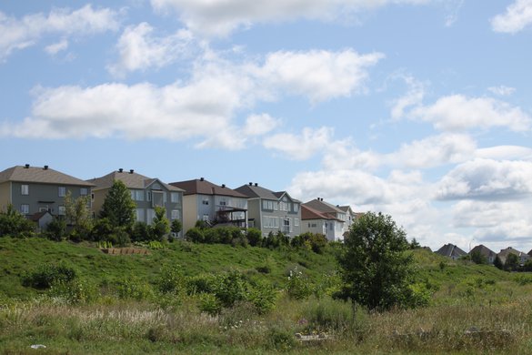 Kanata Ottawa Neighborhood house rentals on a hill rental