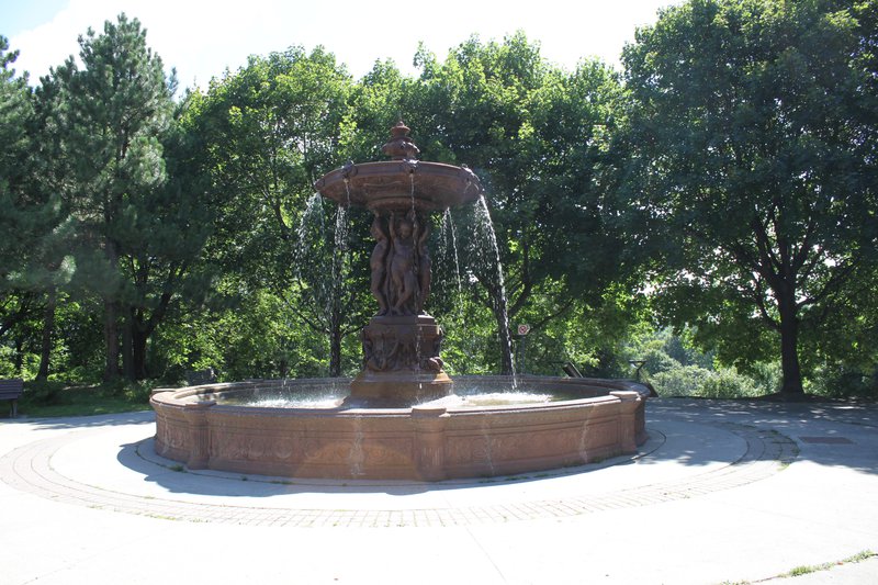 Sandy Hill Ottawa Neighborhood fountain attraction
