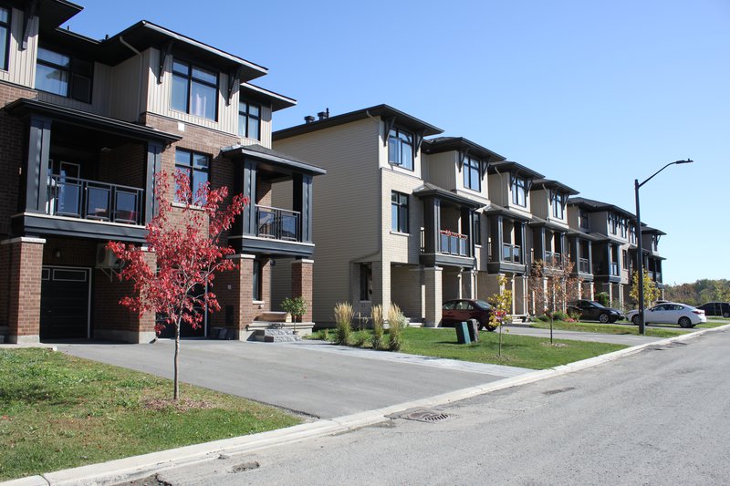 riverside south ottawa neighborhood townhouse for rent