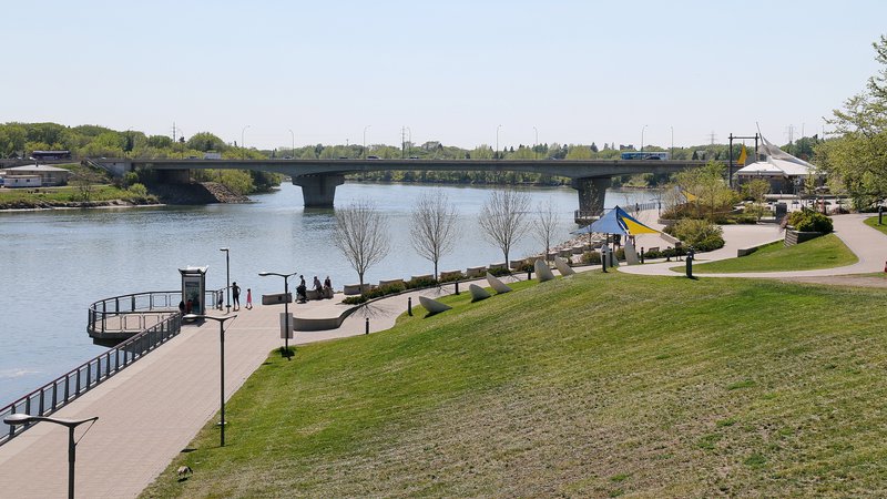Saskatoon water side park area.jpg