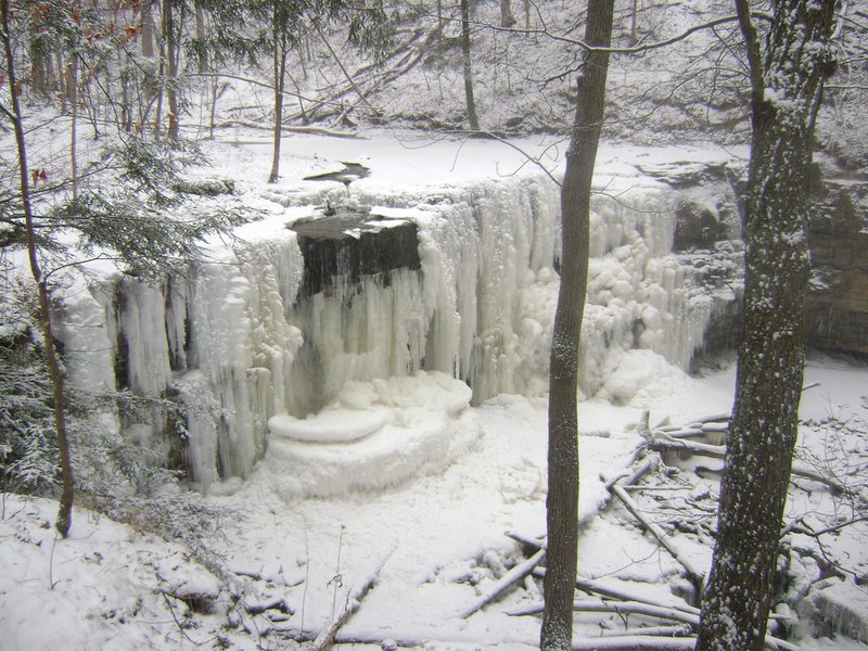 St Catharines falls winter ice cool photo.jpg