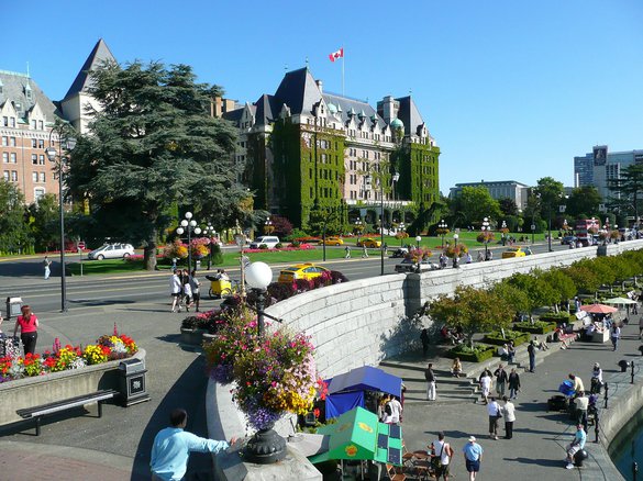 Victoria street government building walkway.jpg