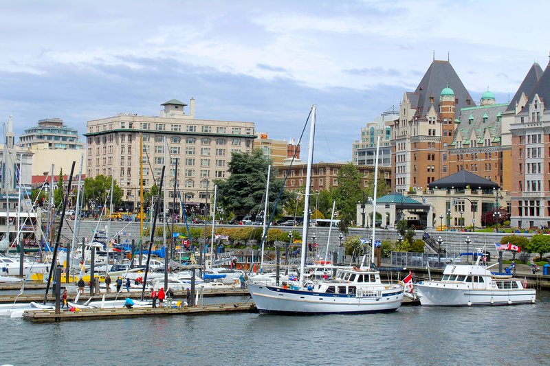 Victoria wharf harbor harbour boats hotel apartment rentals.jpg