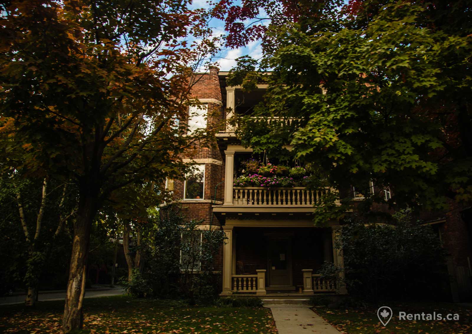 Triplexes located in The Annex providing Toronto with apartments for rent