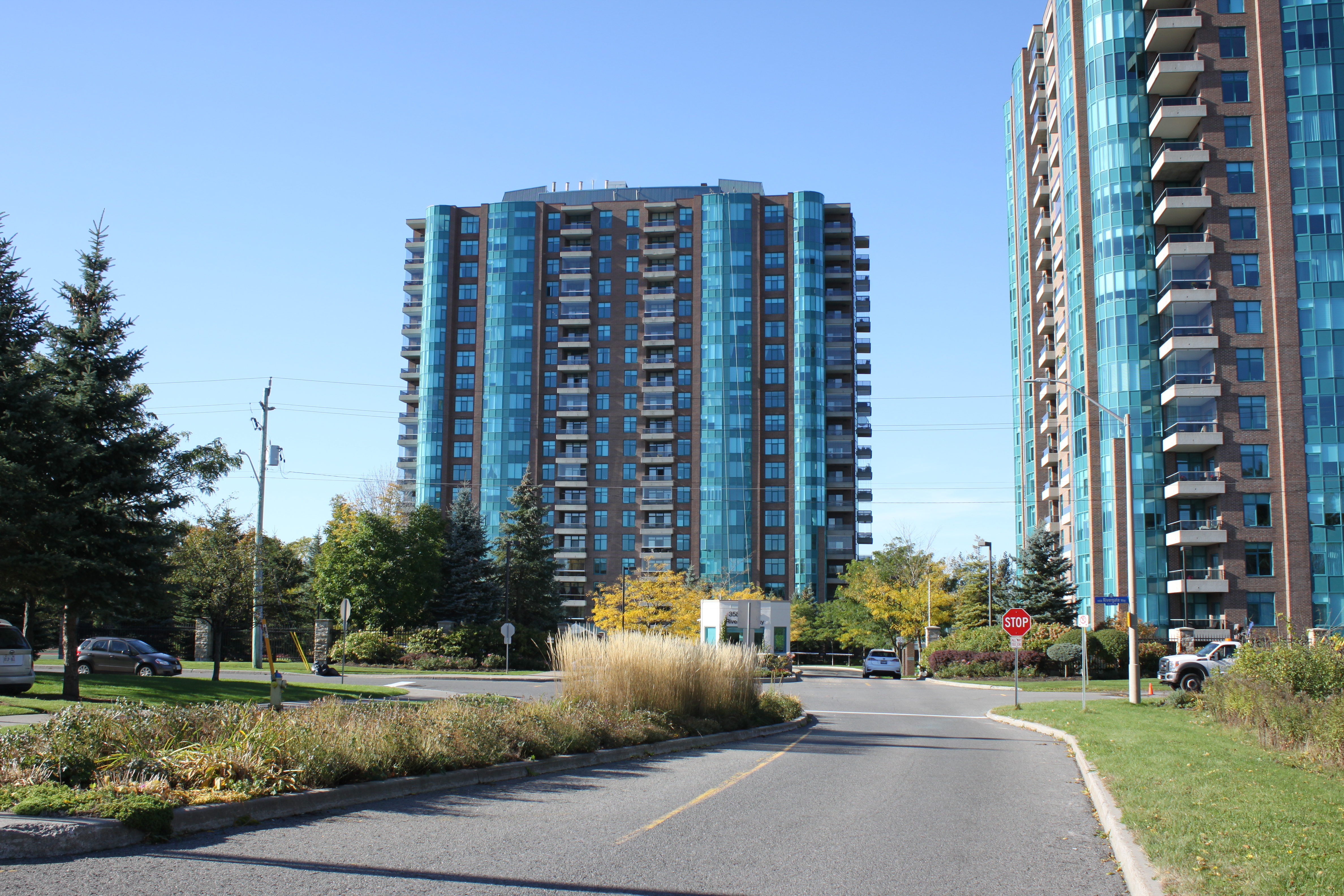 Hunt Club Ottawa Neighborhood apartment rentals condominiums for rent