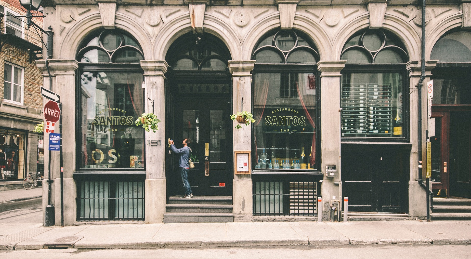 Montreal downtown street tourist attraction apartment rental rentals.jpg