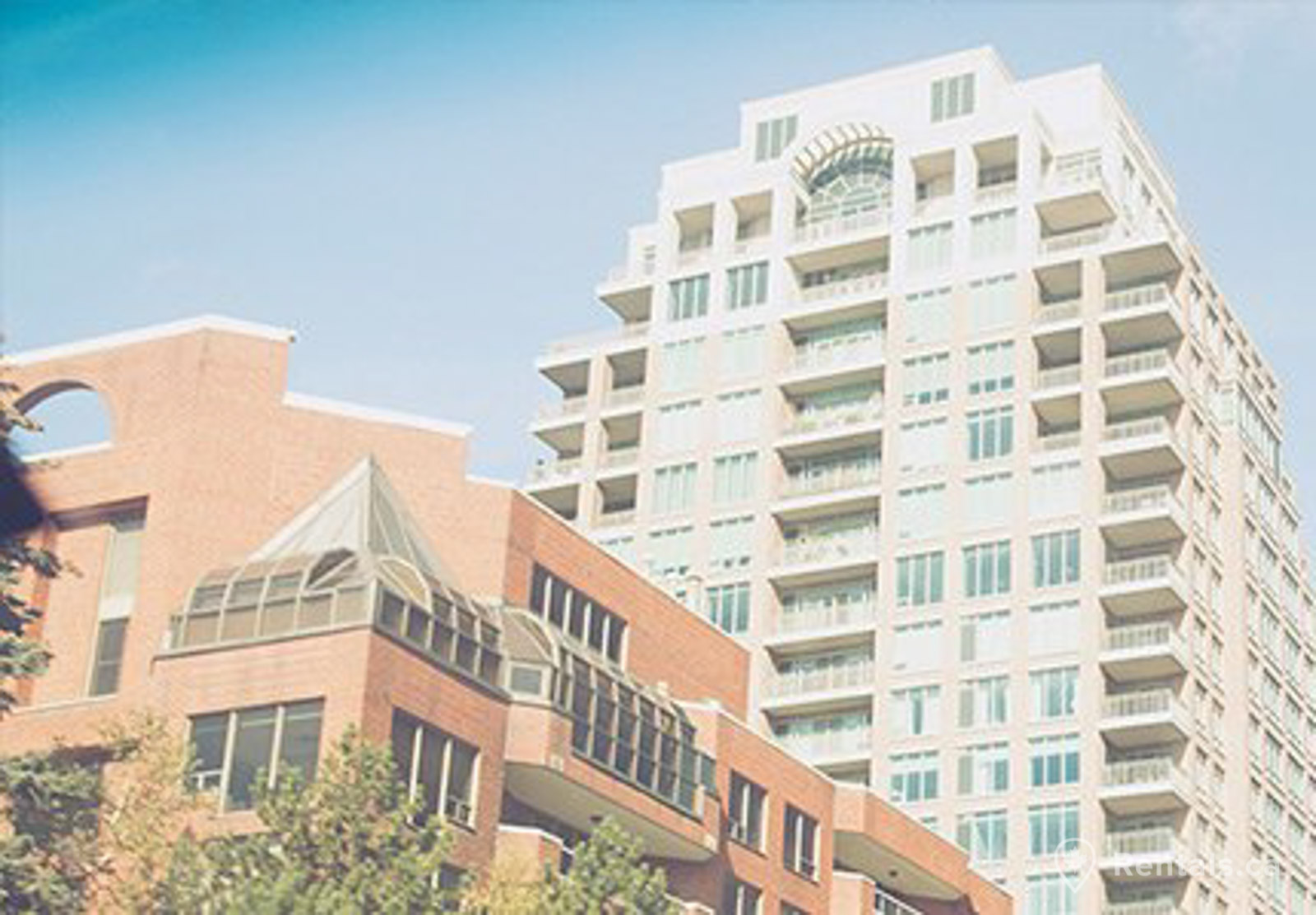 Apartment building in the South Hill neighbourhood with units for rent