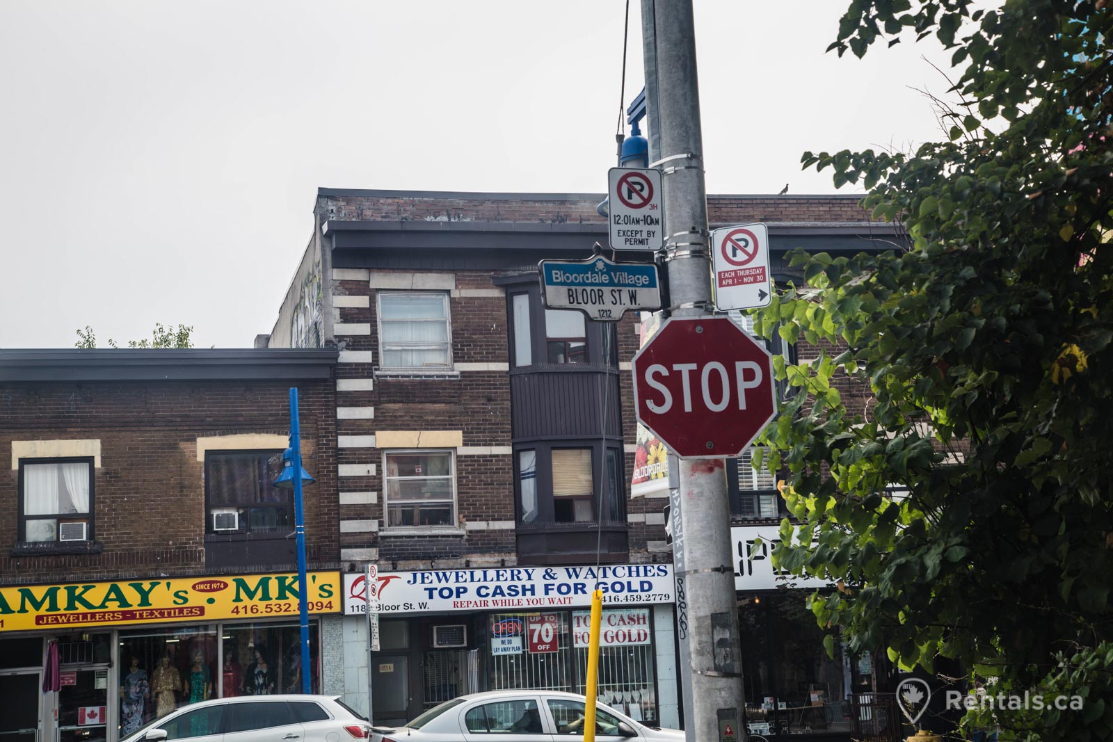 Dovercourt apartment for rent in its mixed residential and commercial neighbourhood