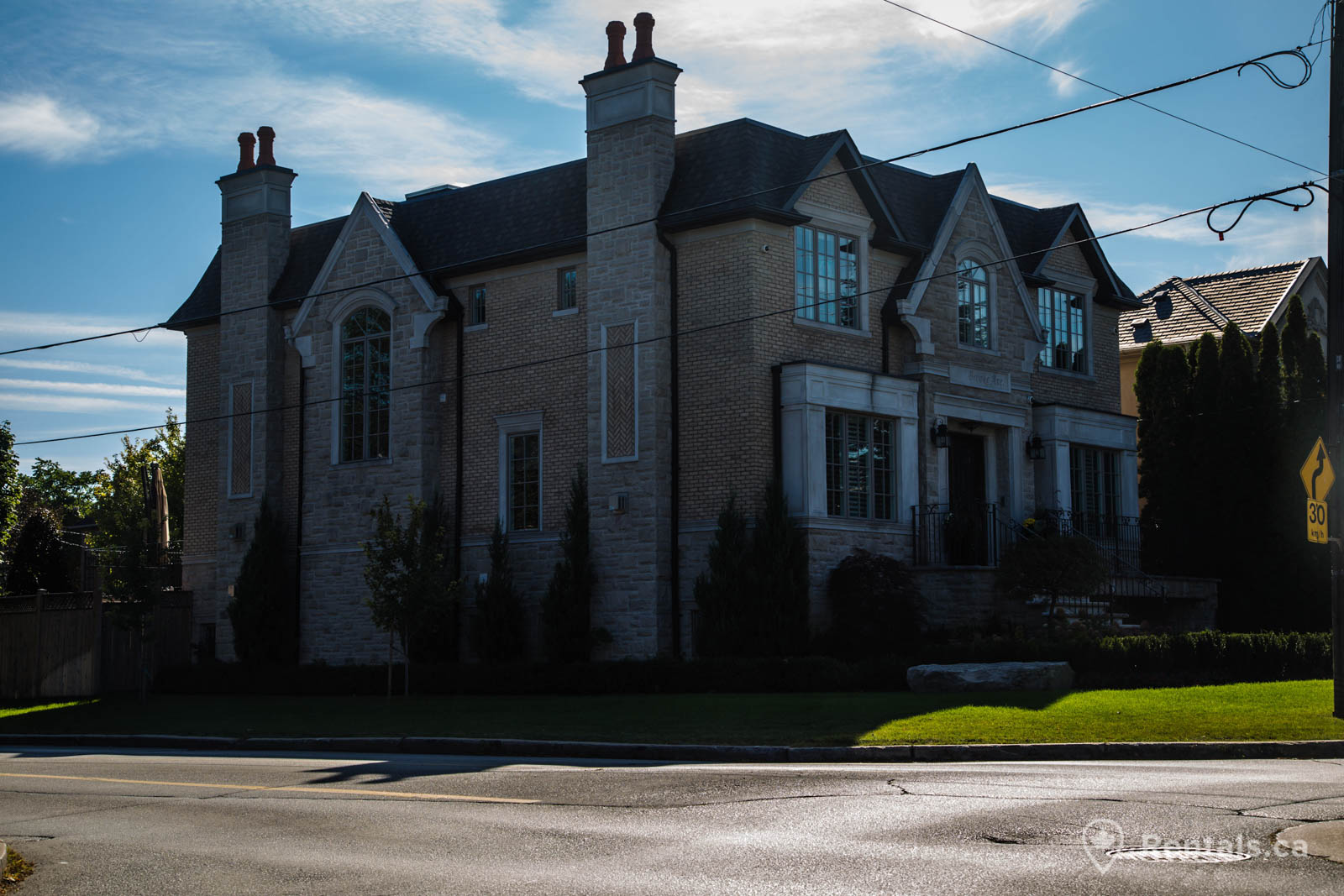 Large homes available for rent in Forest Hill North neighbourhood