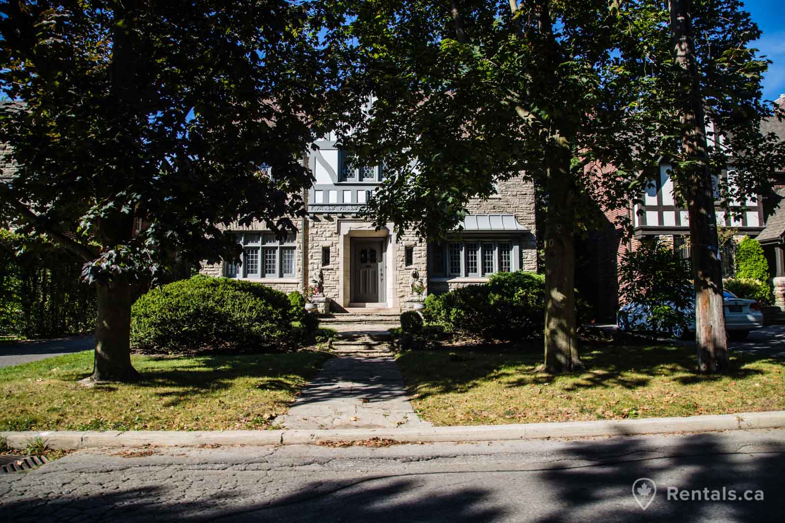 Duplex homes available for rent in the Forest Hill North neighbourhood