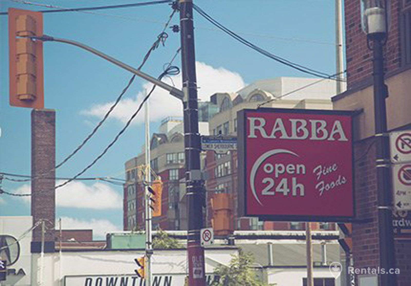 Local shops, groceries and restaurants near rental apartments in St. Lawrence neighbourhood