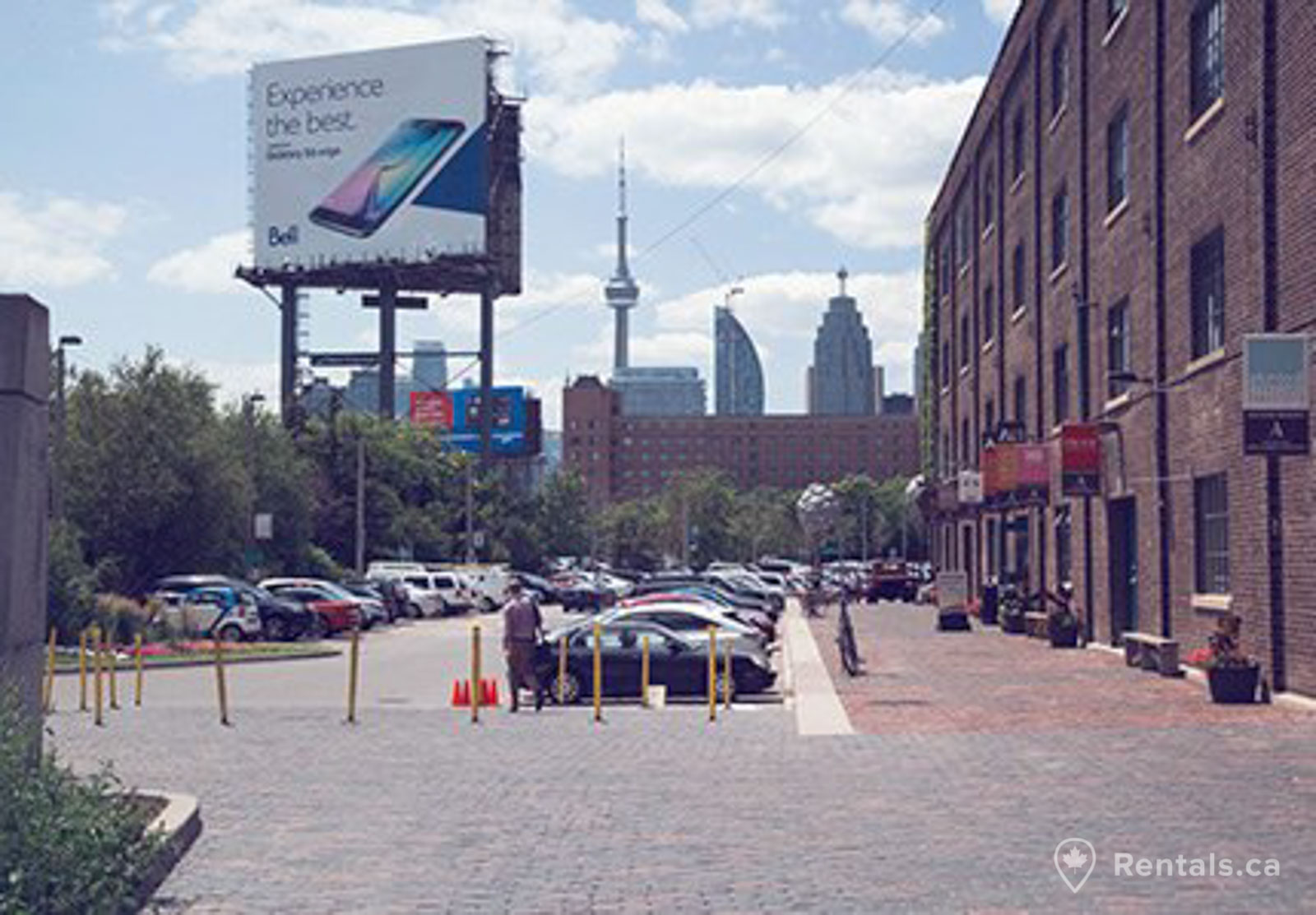 Distillery district apartmetns for rent near amazing Toronto skyline views