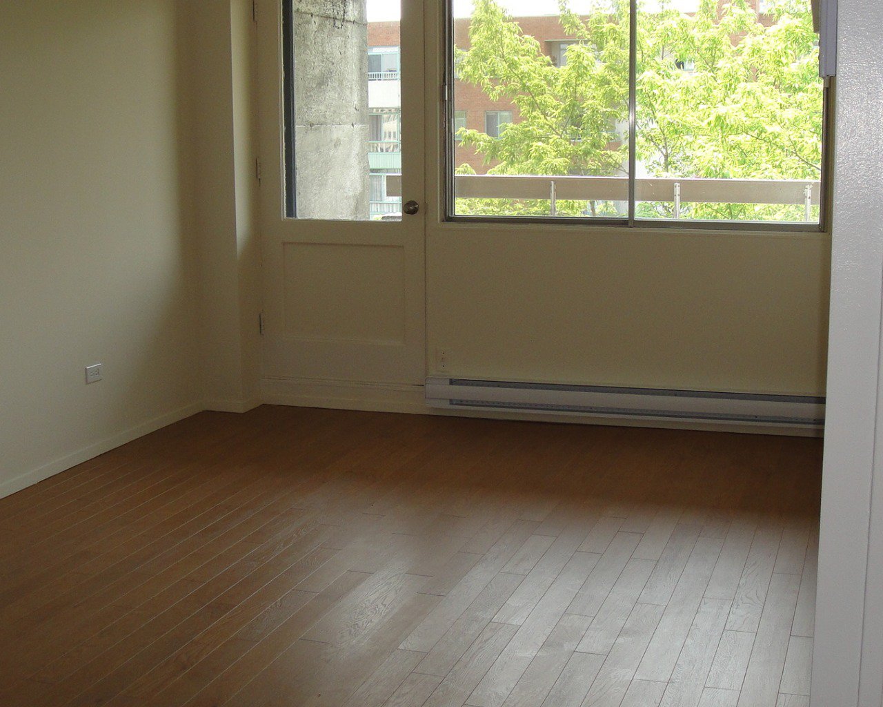 Louer.ca ) 150 Dorval ave., Dorval QC for Rent