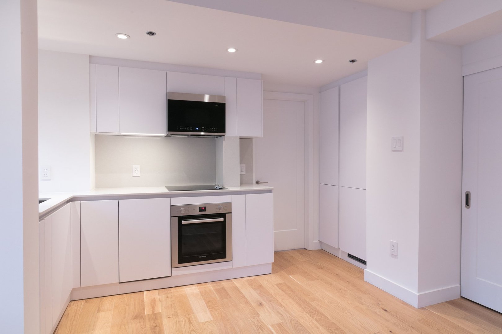 Louer.ca ) 3455 Rue Aylmer, Montréal QC for Rent