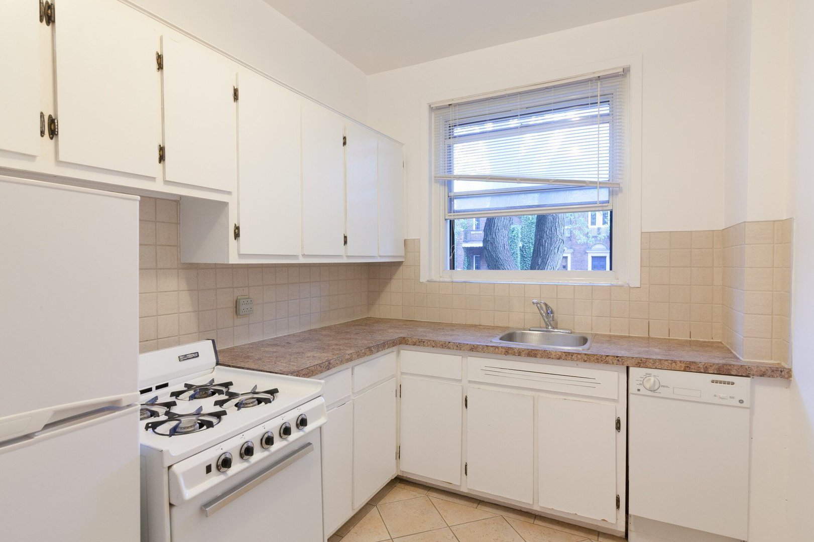 Rentals Ca Cote Des Neiges Notre Dame De Grace Apartments Condos And Houses For Rent