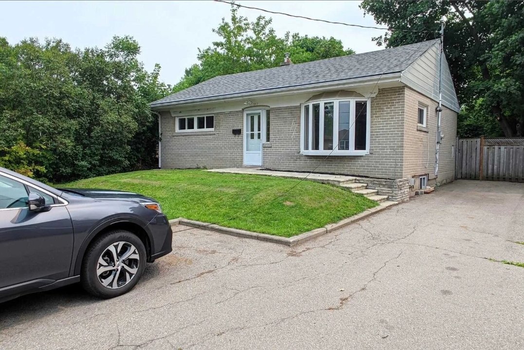 107 Cartier Crescent, Richmond Hill ON 