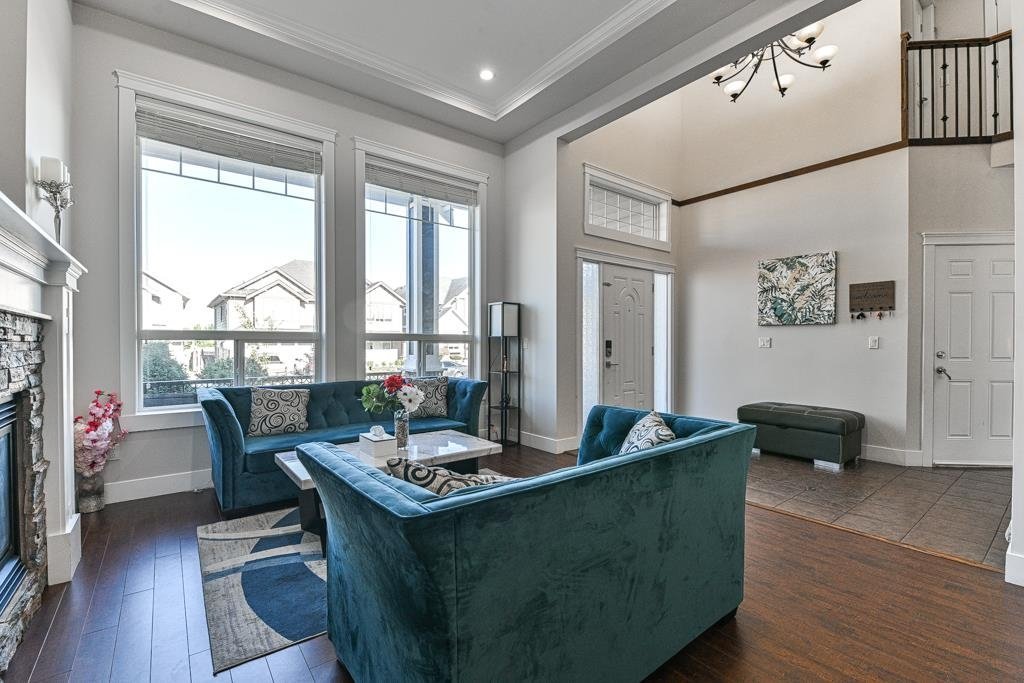 27784 Porter Drive - Photo 4
