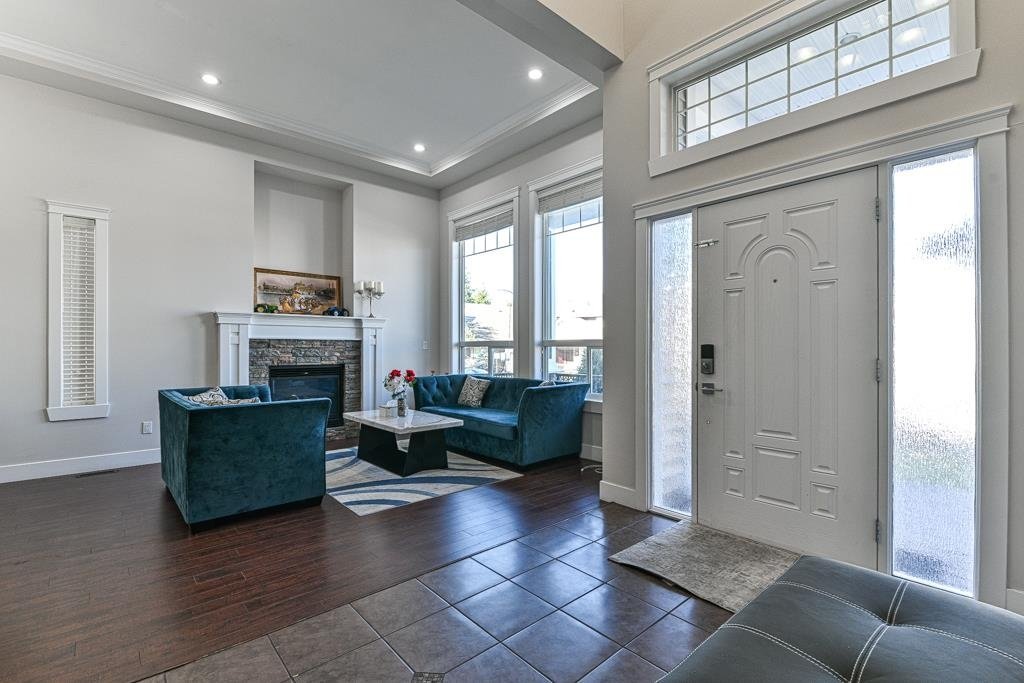 27784 Porter Drive - Photo 2