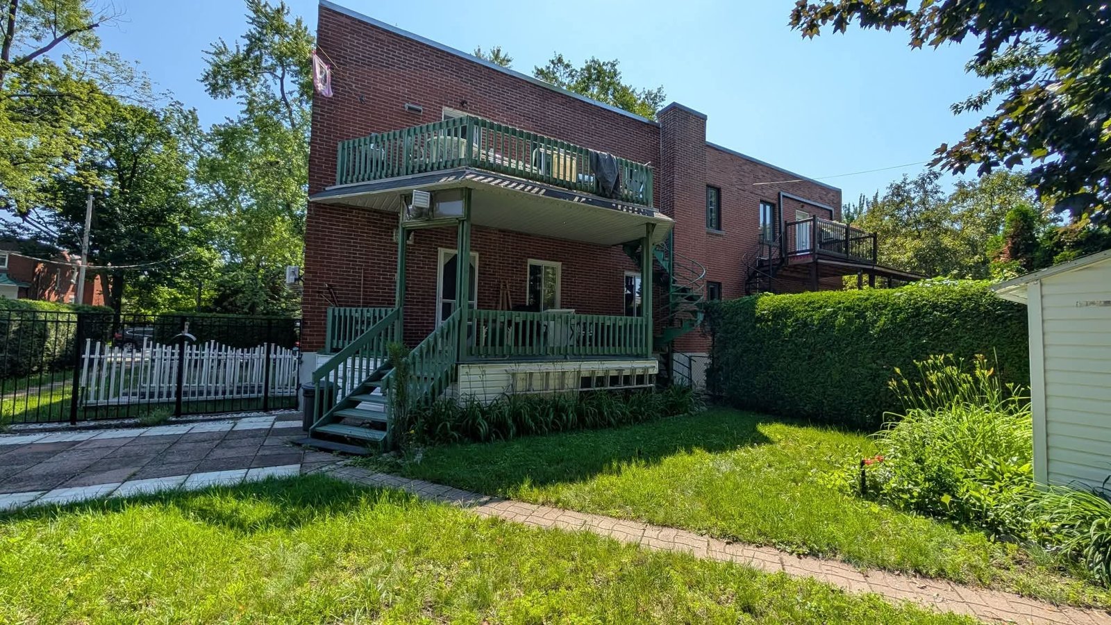 10425 Avenue de l'Esplanade - Photo 10