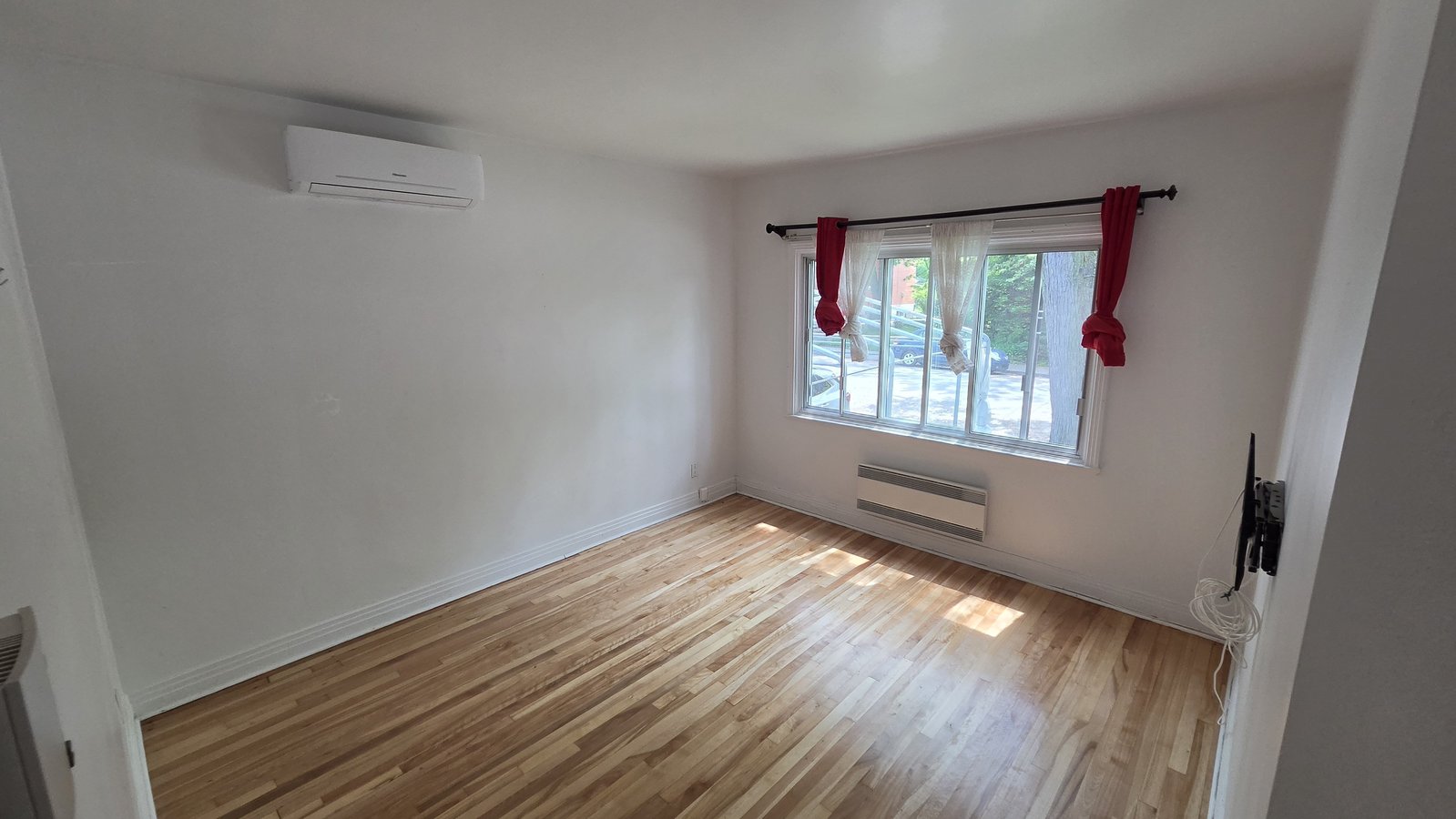 10425 Avenue de l'Esplanade - Photo 4