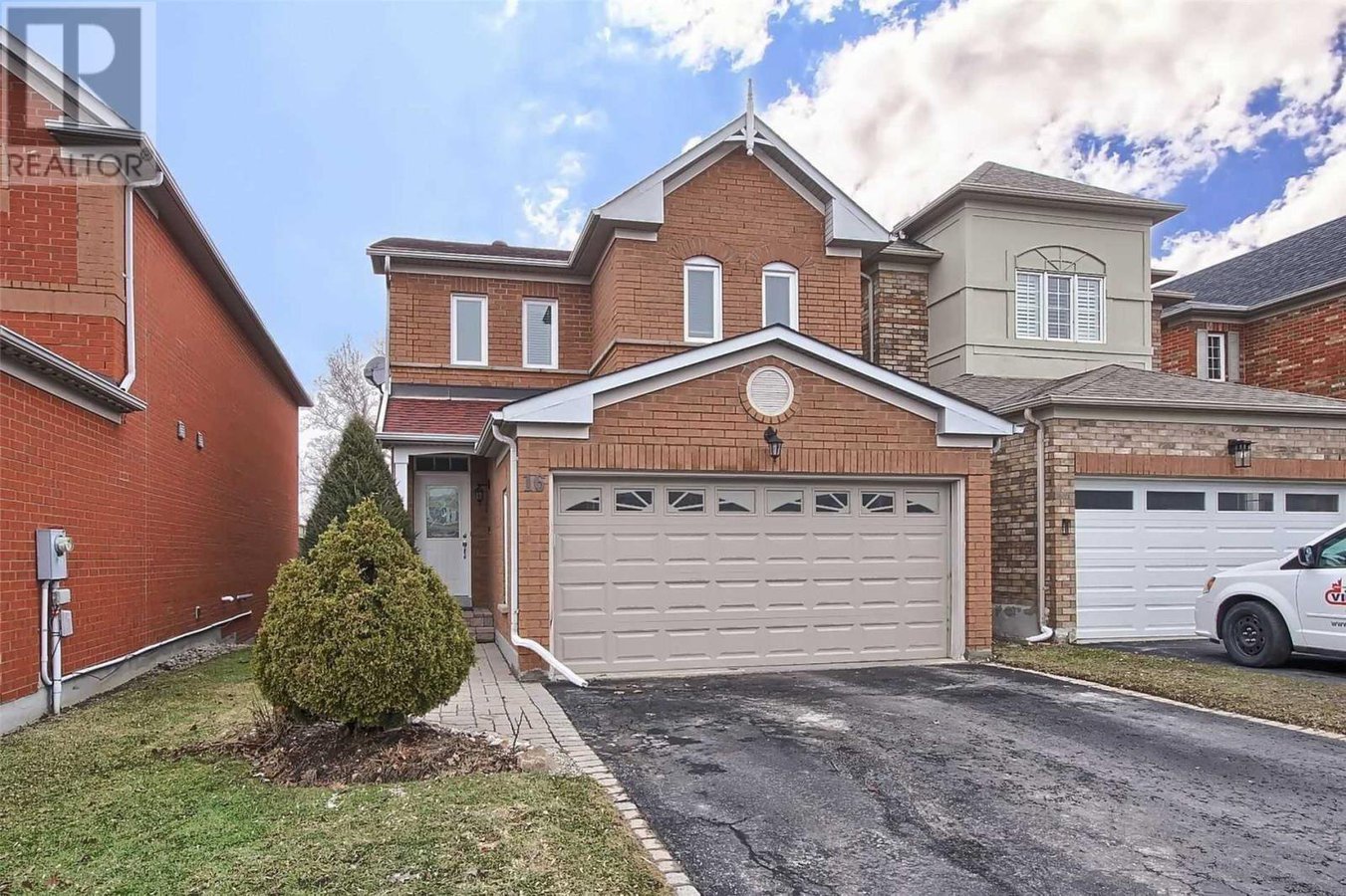Rentals.ca ) Aurora Apartments, Condos and Houses For Rent