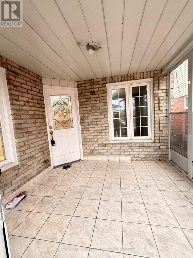 UPPER - 64 WOODSIDE COURT - Photo 2