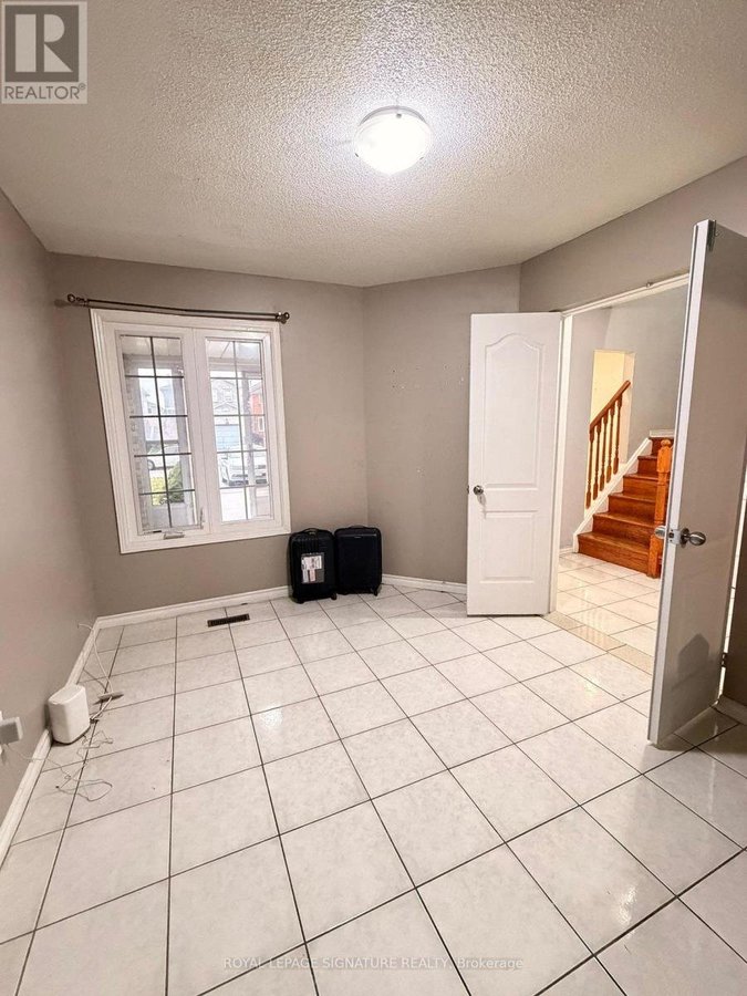 UPPER - 64 WOODSIDE COURT - Photo 5