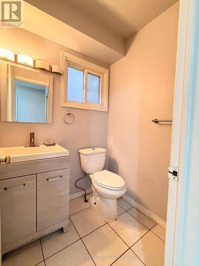 UPPER - 64 WOODSIDE COURT - Photo 7
