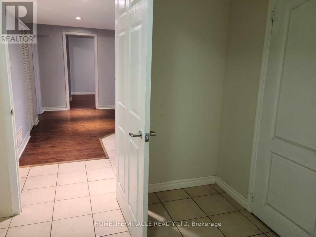 11 HEATHBROOK AVENUE - Photo 4