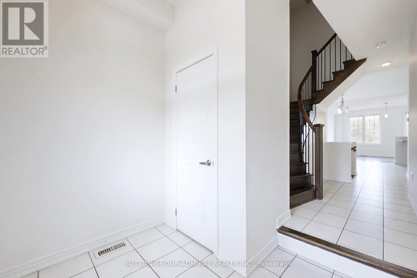 74 DAVENFIELD CIRCLE - Photo 4