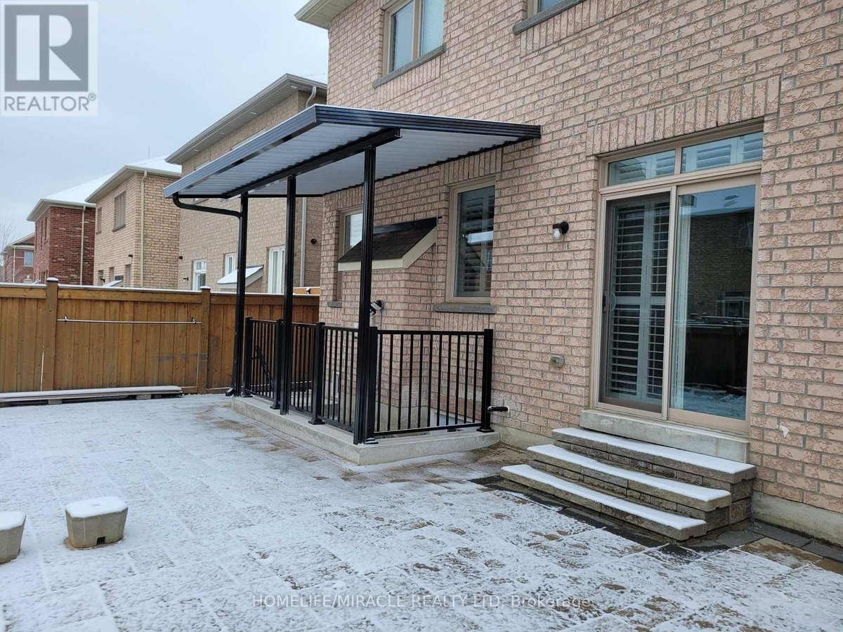 7 CAMPWOOD CRESCENT - Photo 2