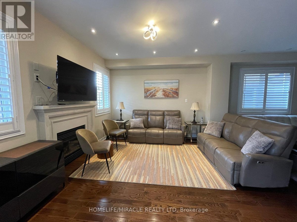 7 CAMPWOOD CRESCENT - Photo 4
