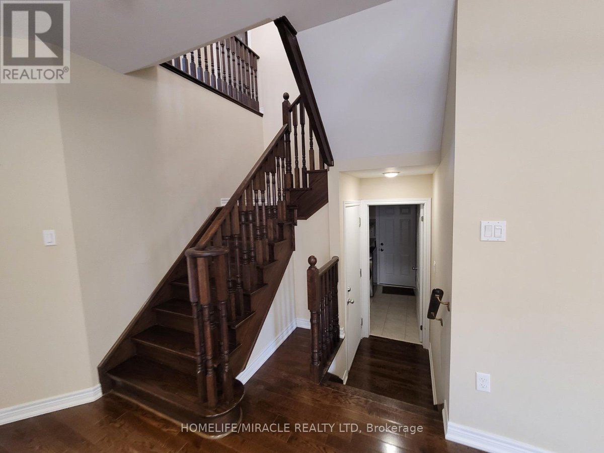 7 CAMPWOOD CRESCENT - Photo 17