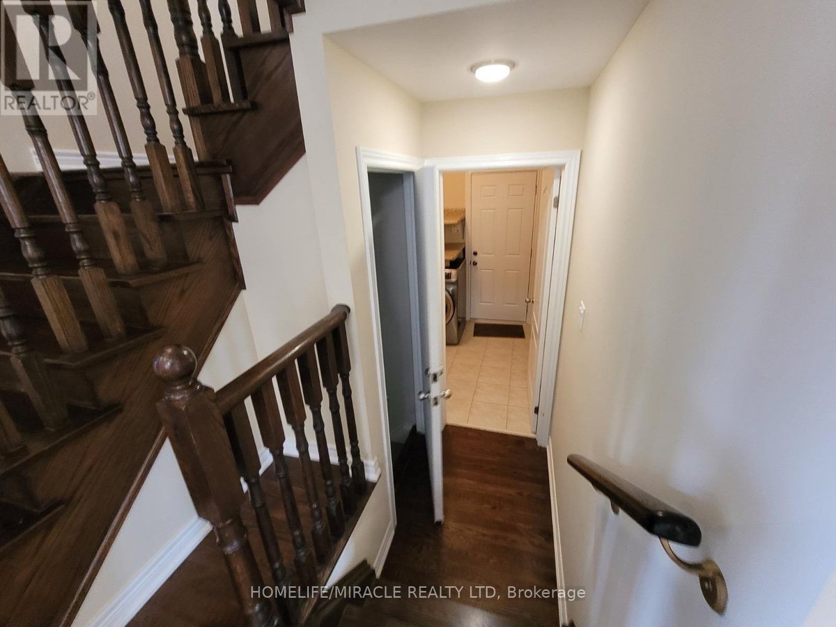7 CAMPWOOD CRESCENT - Photo 18