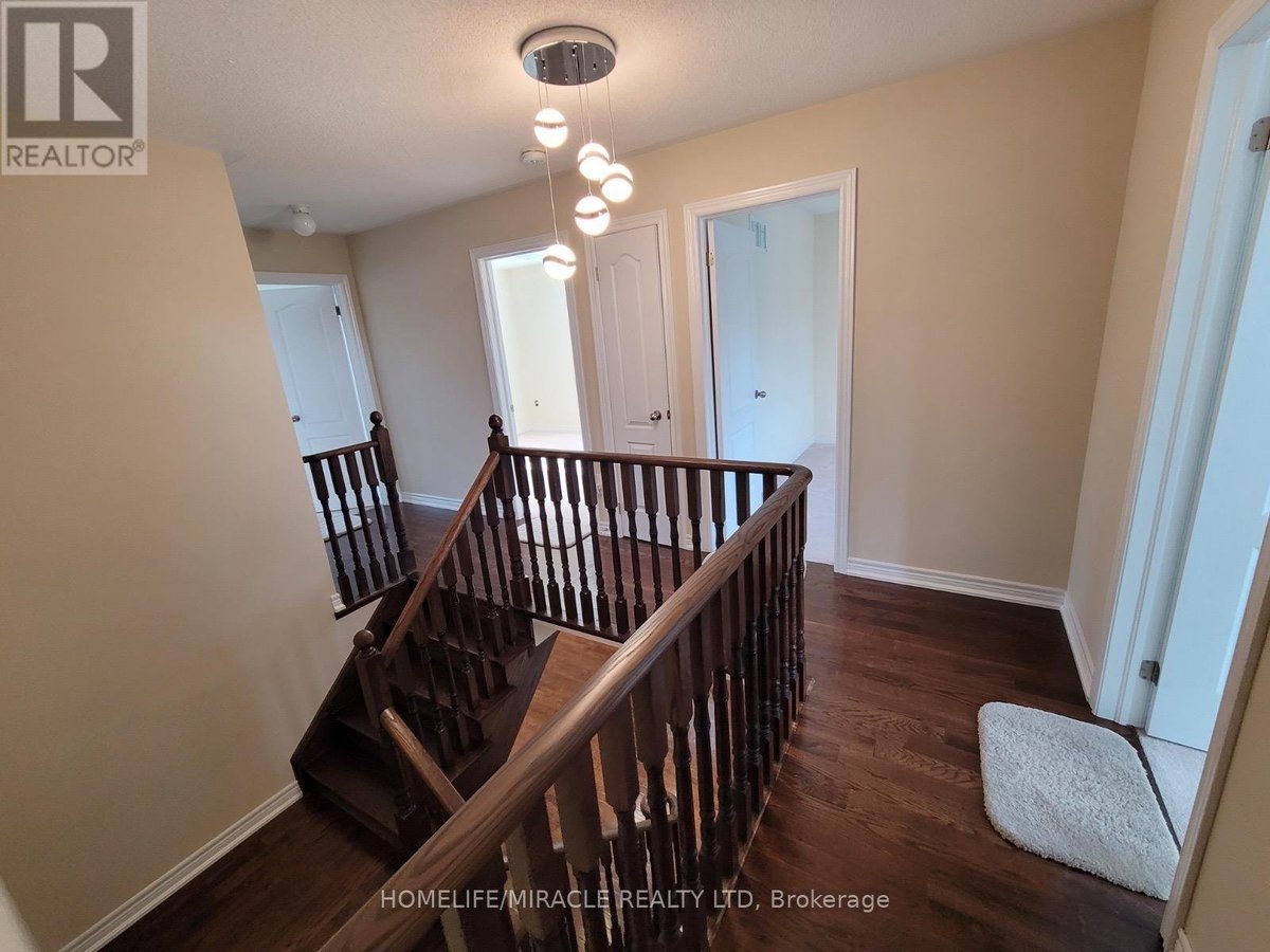7 CAMPWOOD CRESCENT - Photo 22