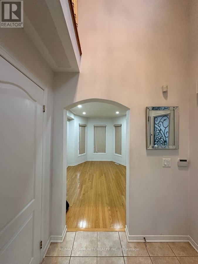 15 LOTUS STREET - Photo 3