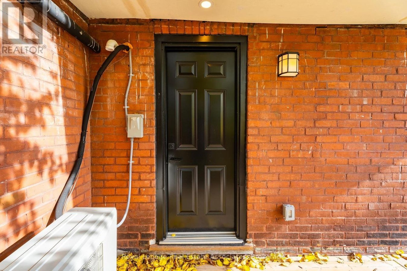 2 - 55 CAYUGA STREET - Photo 3