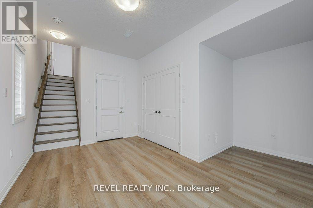 70 - 120 COURT DRIVE - Photo 8