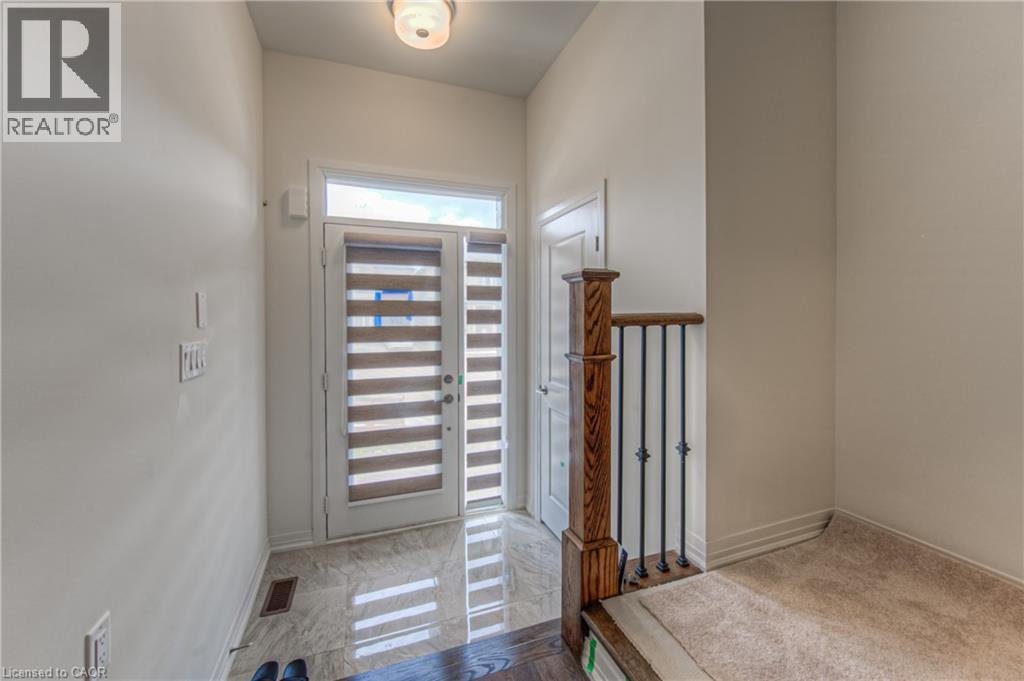 28 DENNIS Avenue - Photo 3
