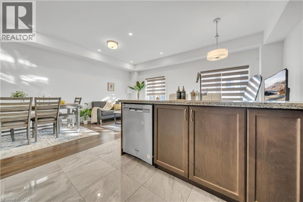 28 DENNIS Avenue - Photo 9