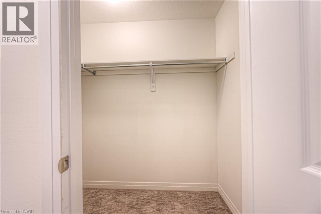 28 DENNIS Avenue - Photo 18