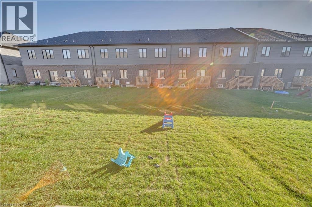 28 DENNIS Avenue - Photo 26