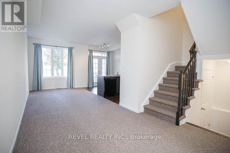 22 - 21 DIANA AVENUE - Photo 5