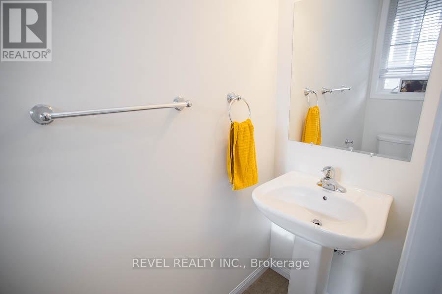 22 - 21 DIANA AVENUE - Photo 10