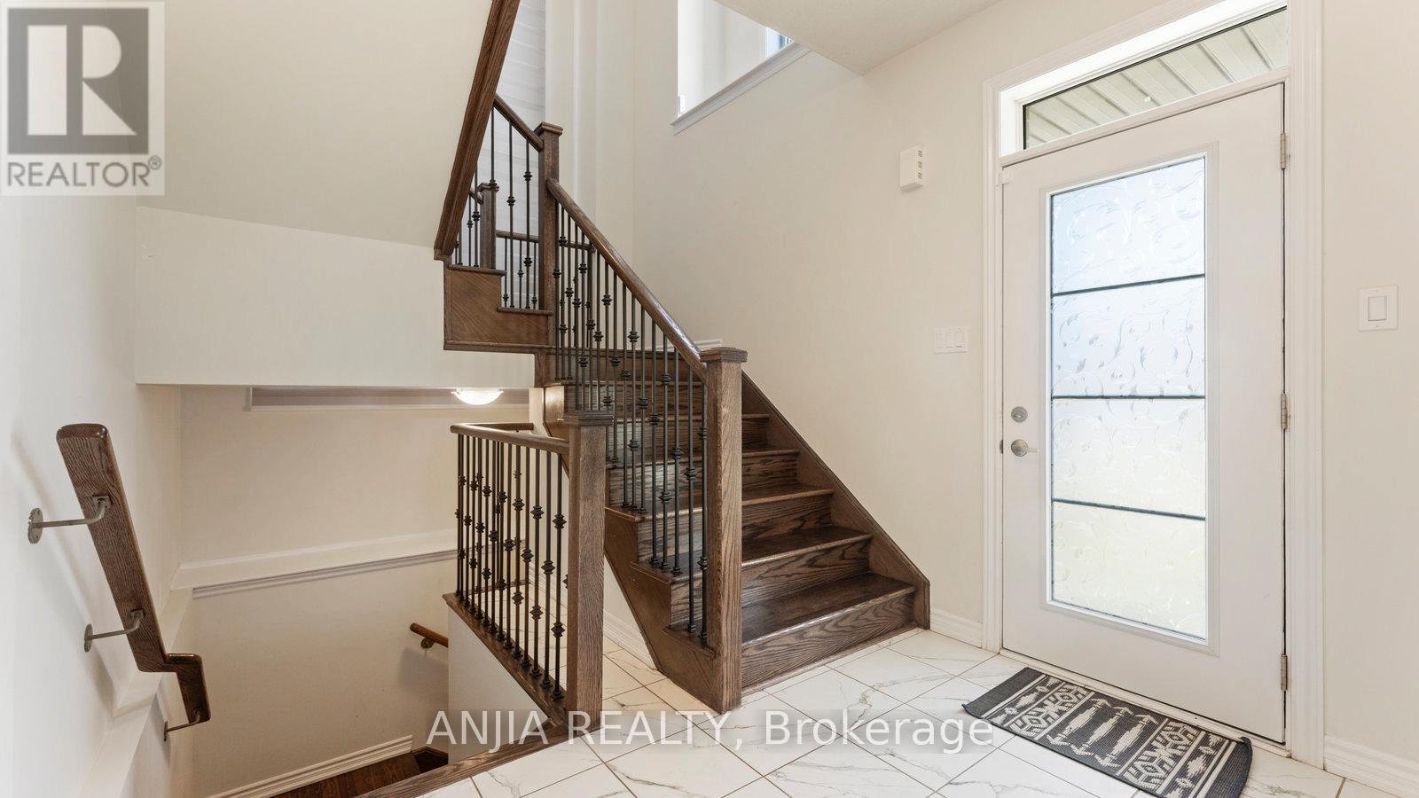 1 GUNN AVENUE - Photo 2