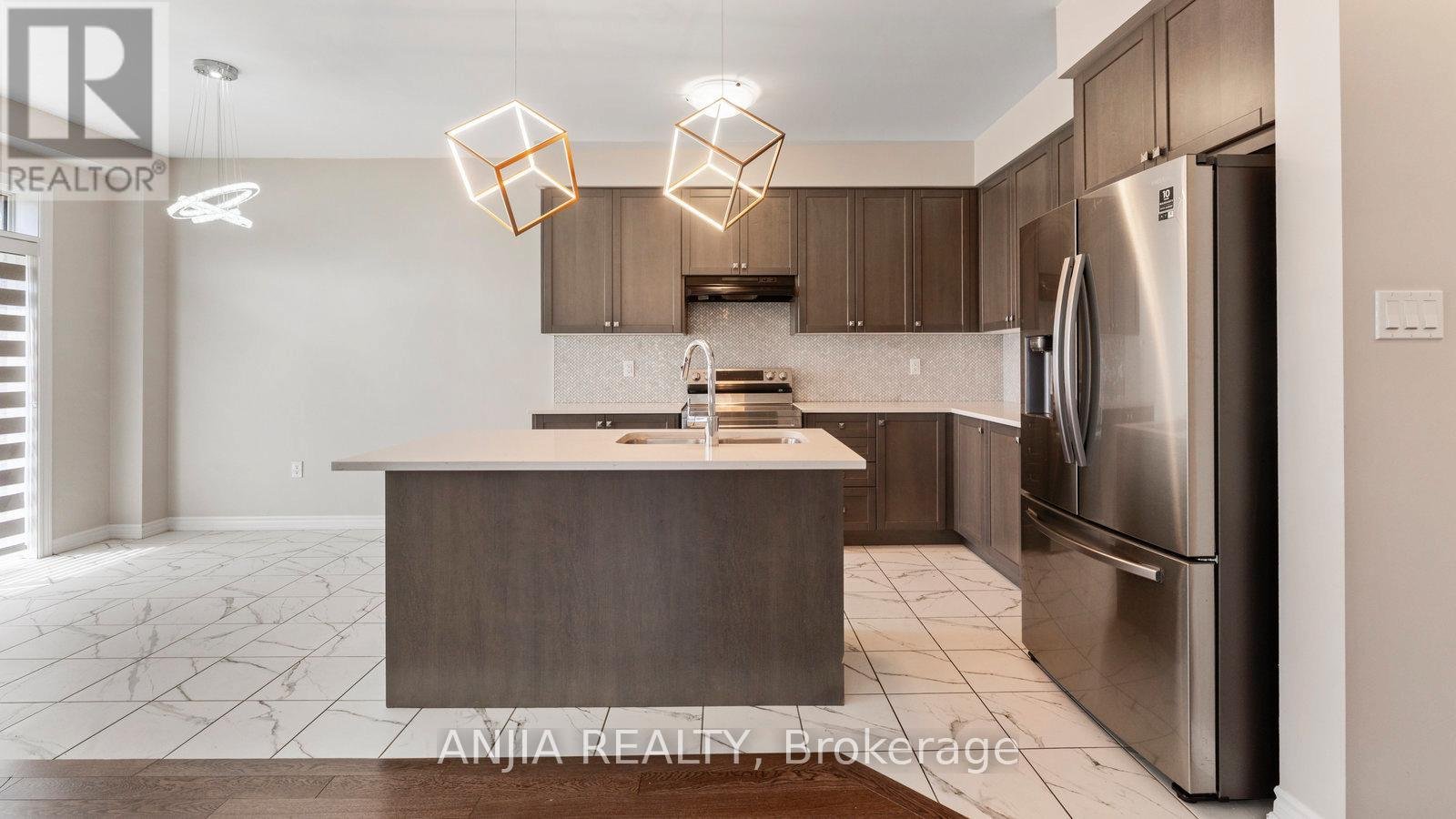 1 GUNN AVENUE - Photo 3