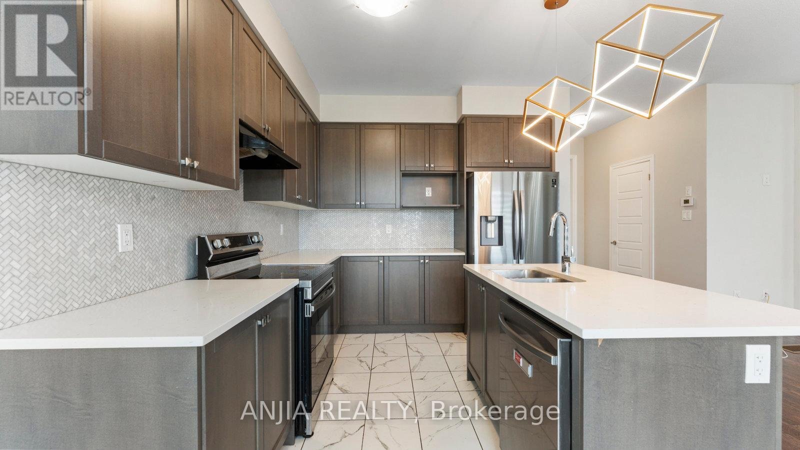 1 GUNN AVENUE - Photo 4
