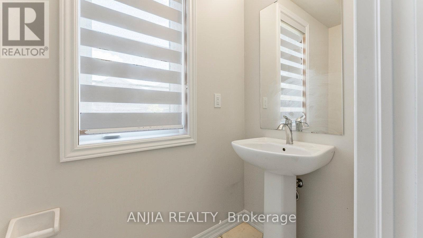 1 GUNN AVENUE - Photo 8