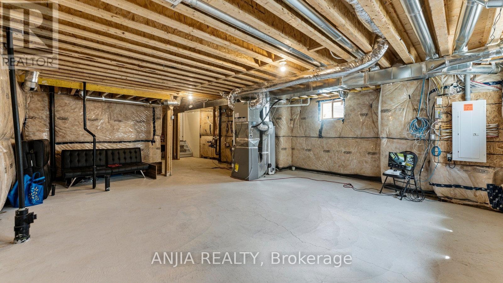 1 GUNN AVENUE - Photo 17